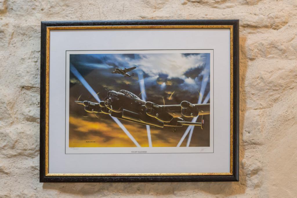 Hotel Dday Aviators Arromanches-les-Bains Exterior foto