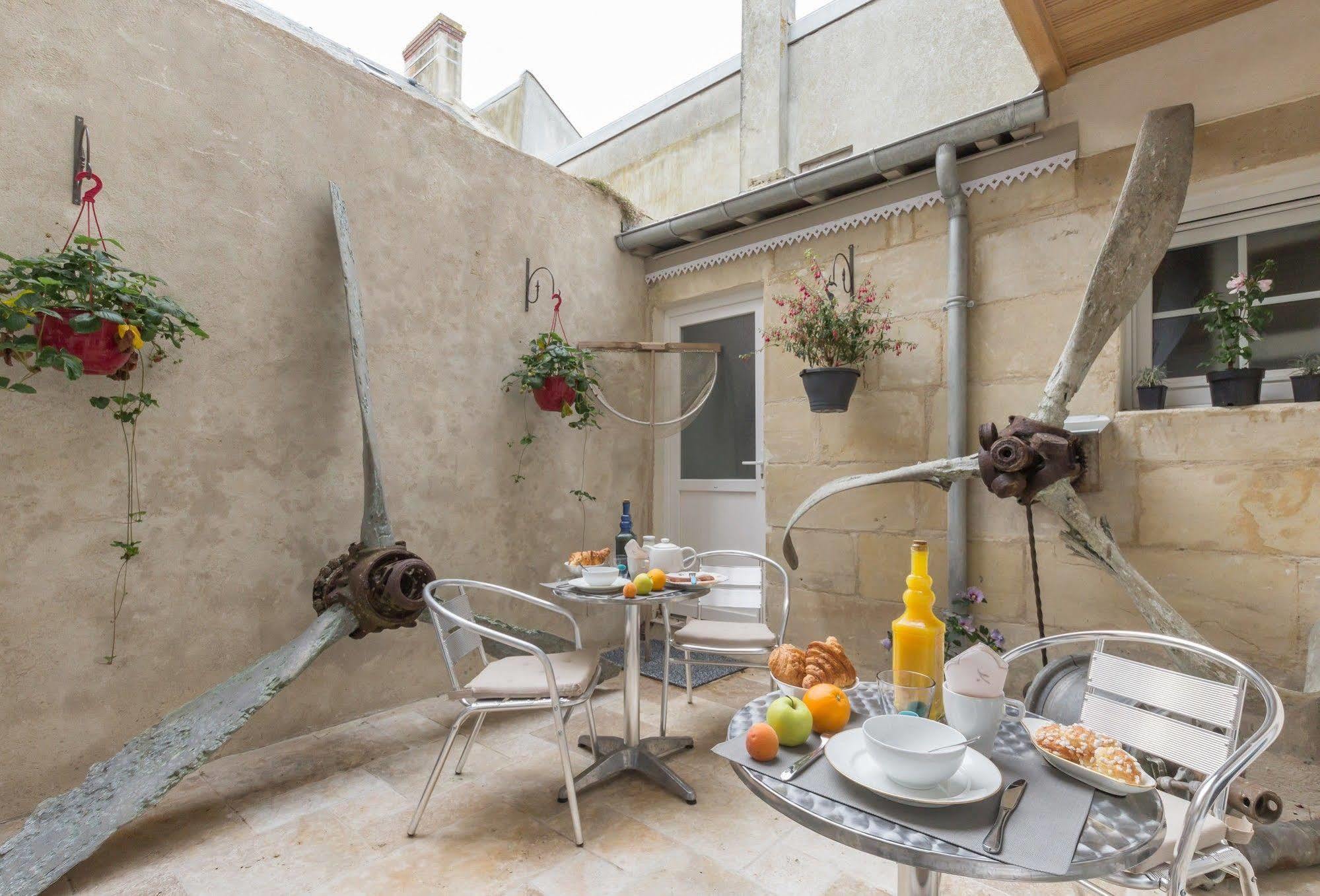 Hotel Dday Aviators Arromanches-les-Bains Exterior foto